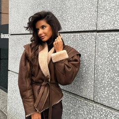 Autumn and winter new fashionable women's clothing elegant design sense European and American style fur integrated jacket