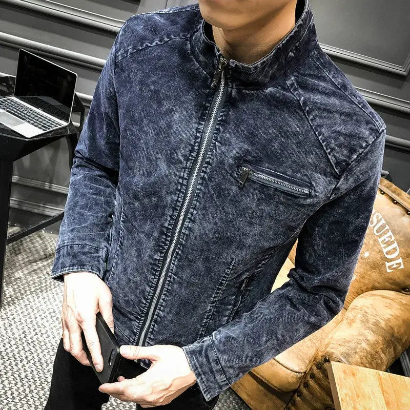 Men's retro denim jacket in dark blue with zipper, perfect for casual wear in all seasons.