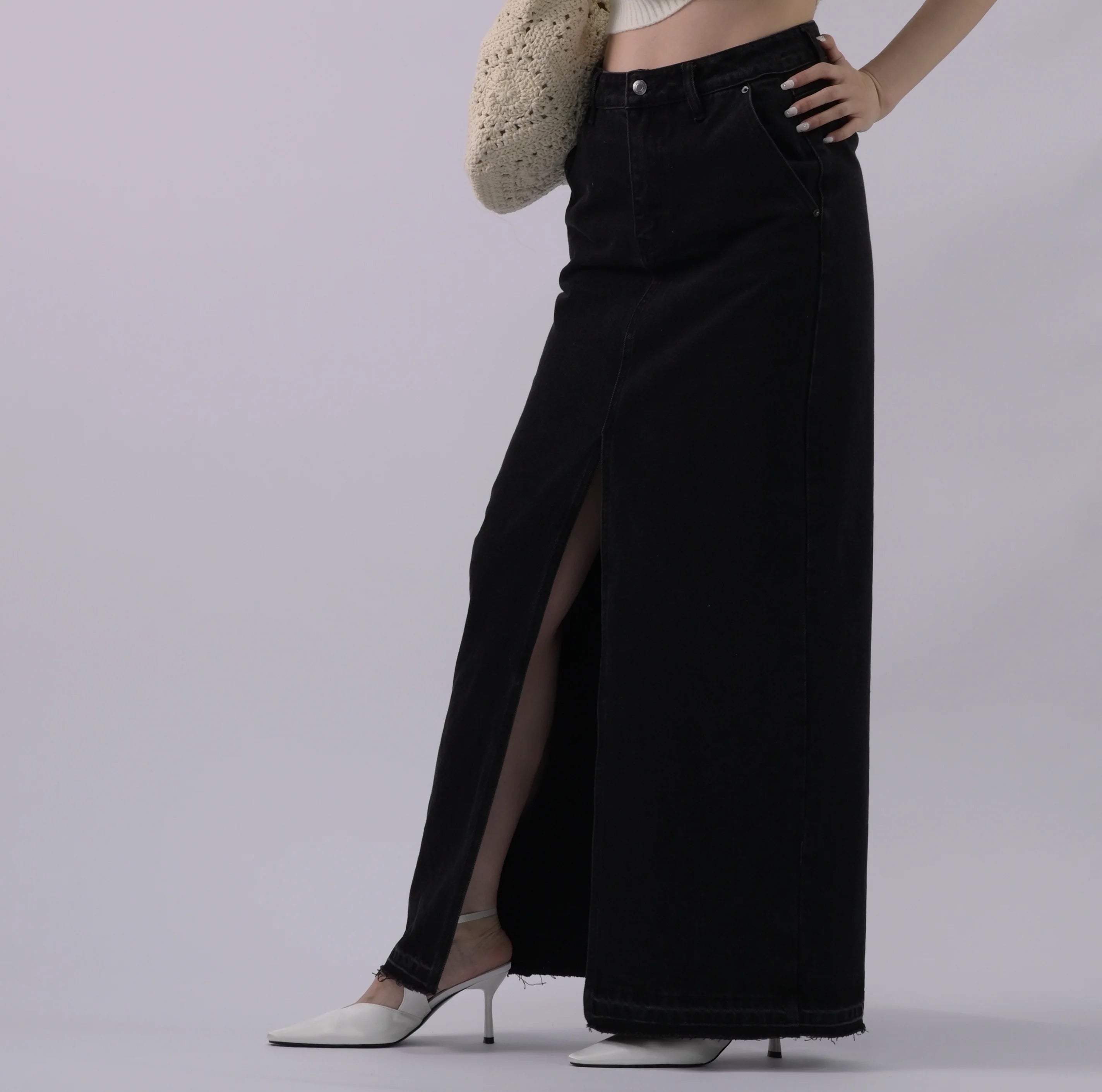 European and American fashion style  Simple and casual  High waisted  full skirted  slit skirt for the hips  American retro styl
